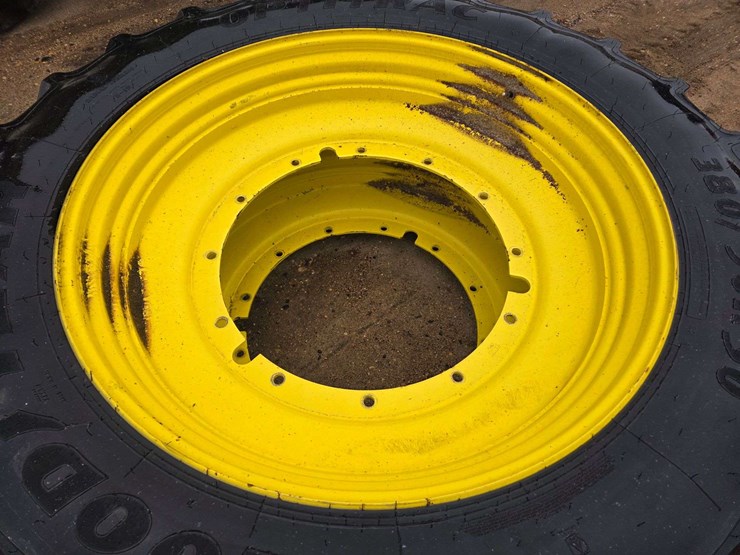 john-deere-8100-image-4