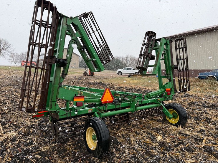 john-deere-200-image-6