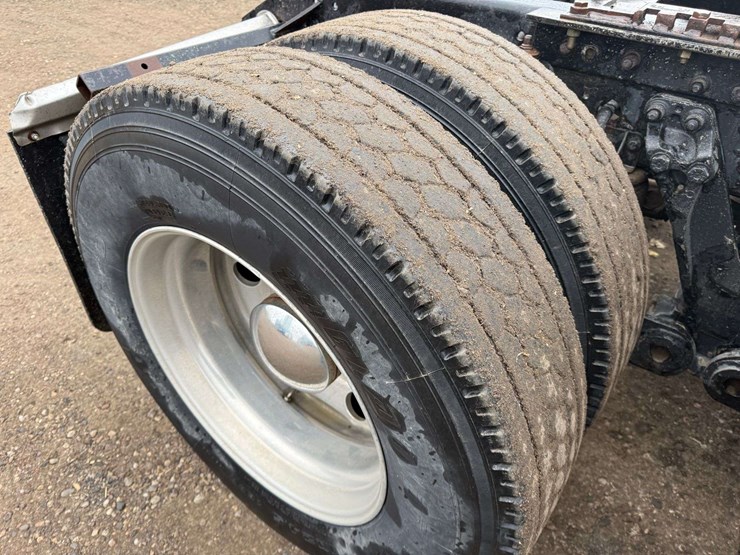 2001-kenworth-t800-image-19