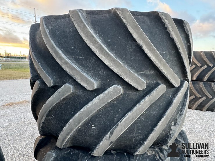 lsw-tires-&-rims-for-jd-8r-tractor-image-8