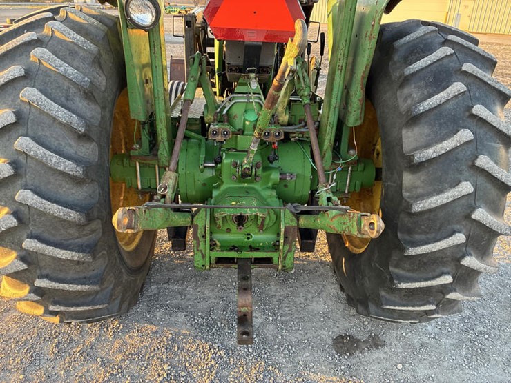 john-deere-2940-image-25