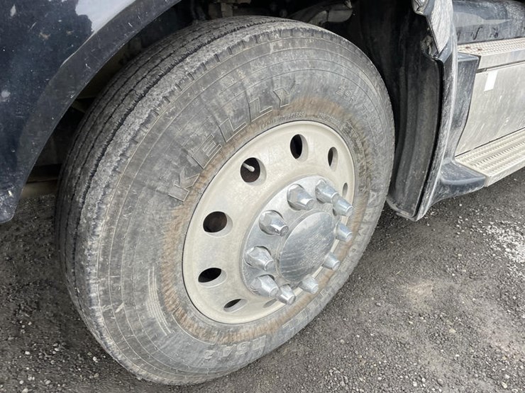 peterbilt-386-image-6