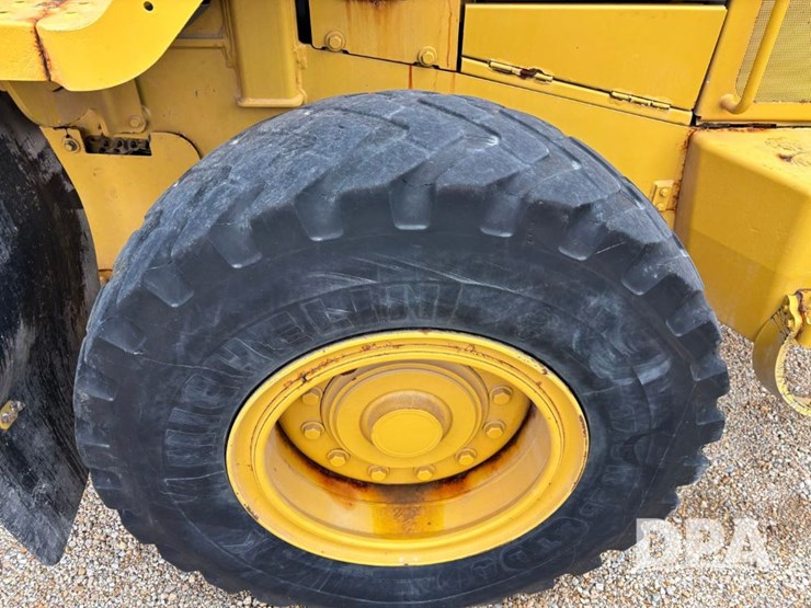 2007-deere-444j-image-31