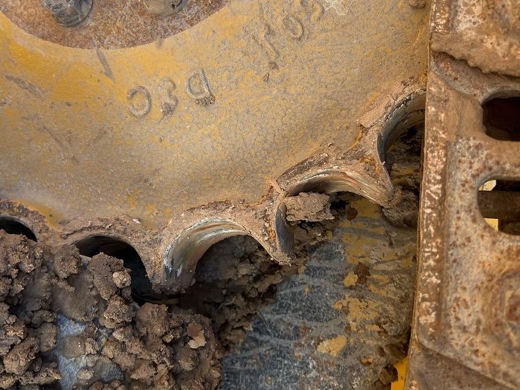 2015-deere-550k-lgp-image-15