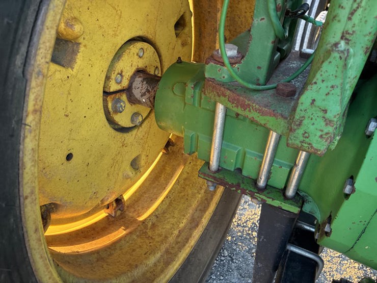 john-deere-2940-image-52