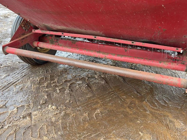 new-holland-855-image-13