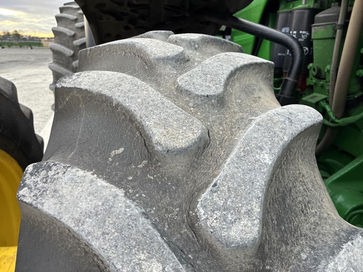 john-deere-8335r-image-48