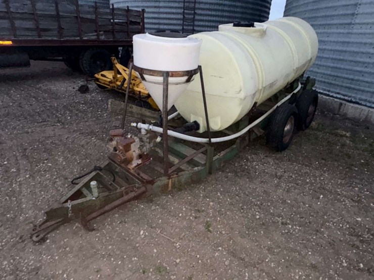 liquid-tender-trailer,-approx-750-gal-poly-tank,-st225/74r15-tires,-3”-fill,-30-gal-poly-inductor-co-image-1
