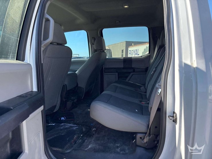 2018-ford-f-150-4x4-crew-cab-pickup-truck-image-18