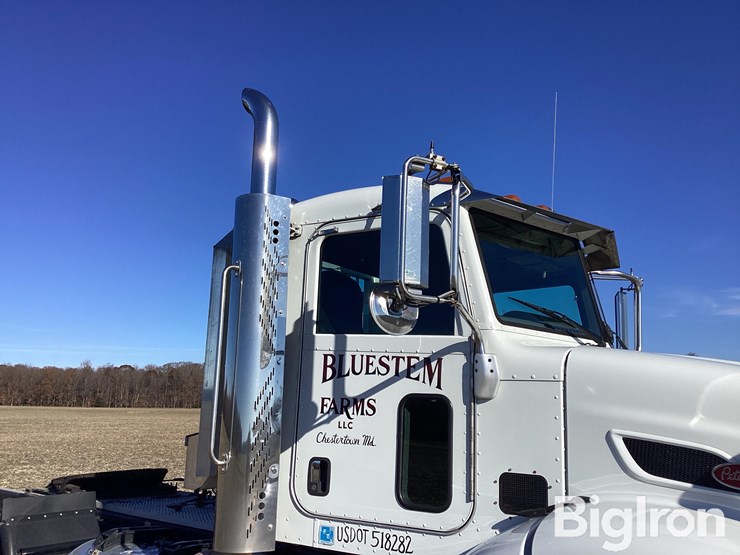 2014-peterbilt-384-image-15