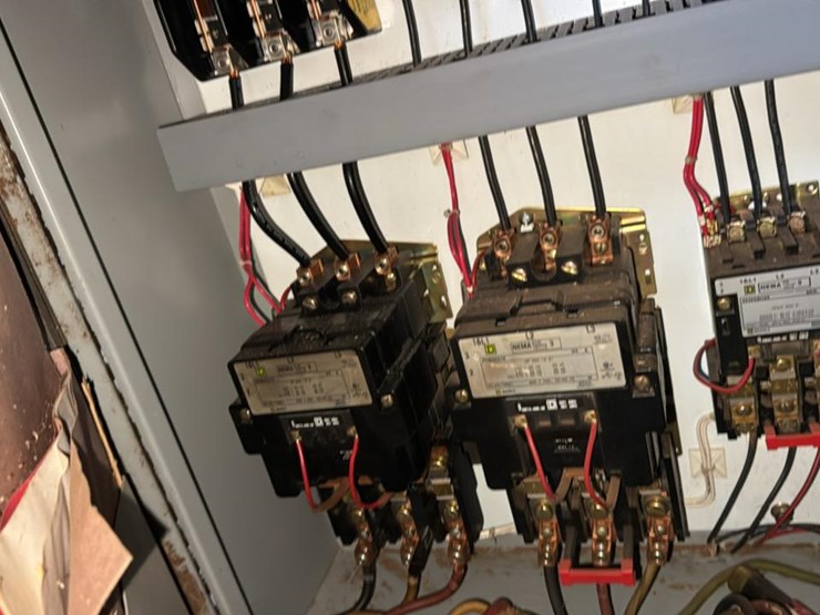 #142-•-electrical-box*-image-5