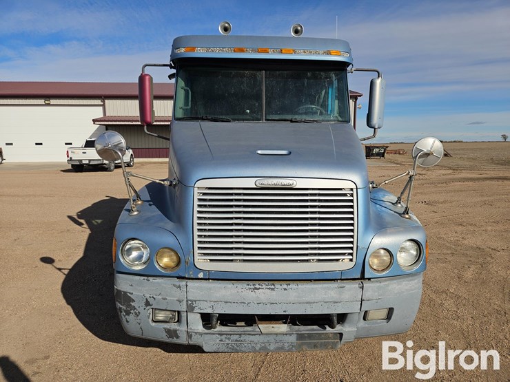 1999-freightliner-flc120-image-2