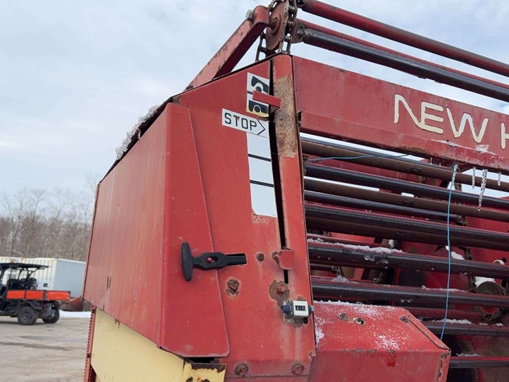 new-holland-855-image-23