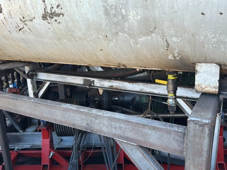 #138-•-500-gallon-oil-reservoir-image-6