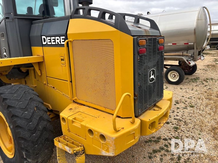 2007-deere-444j-image-38