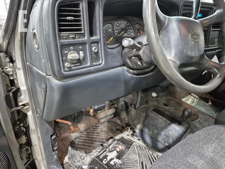 2000-chevrolet-silverado-2500-image-5