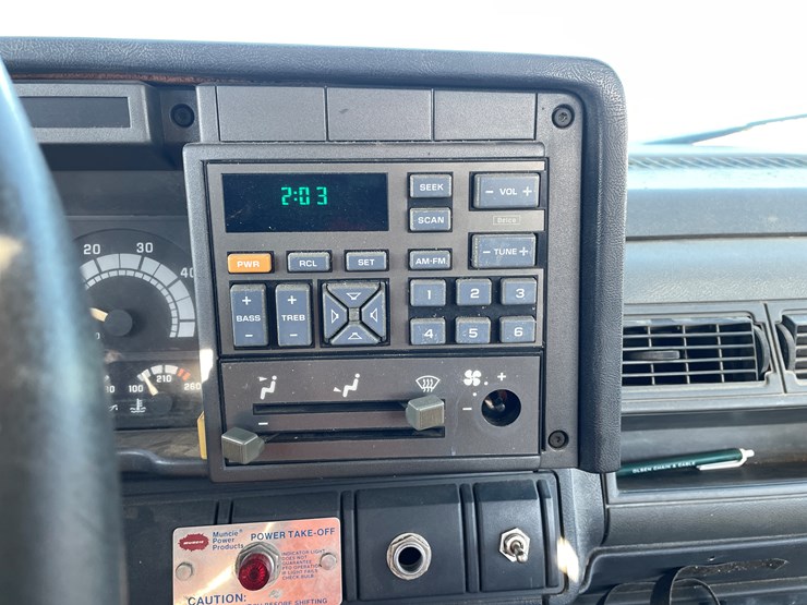 #1140-•-1995-chevrolet-kodiak-boom-truck-has-mn-title)-image-25