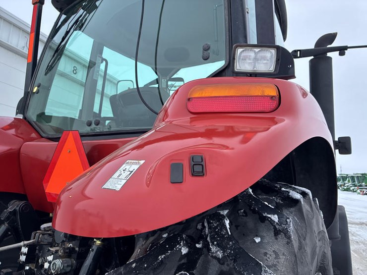 case-ih-magnum-190-image-24