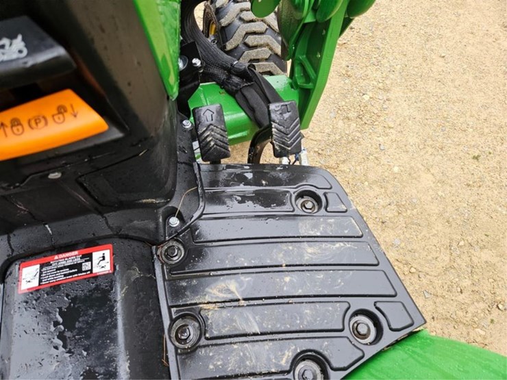 john-deere-1025-image-31