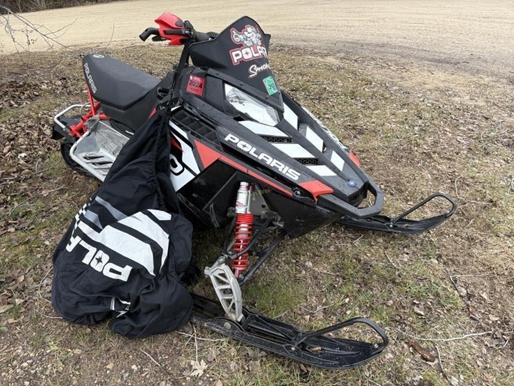 polaris-rush-pro-r-600-snowmobile-image-3