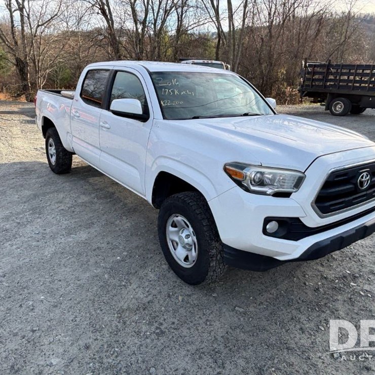 TOYOTA TACOMA