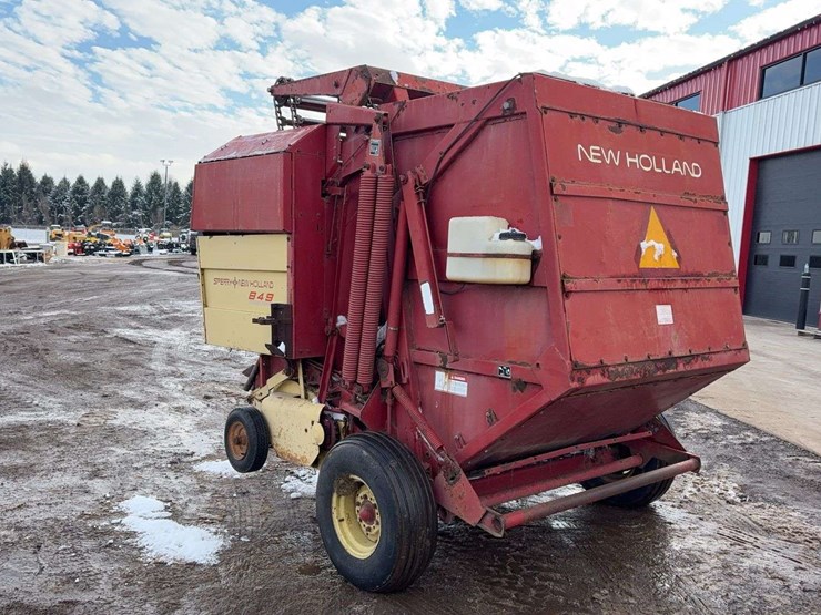 new-holland-855-image-4