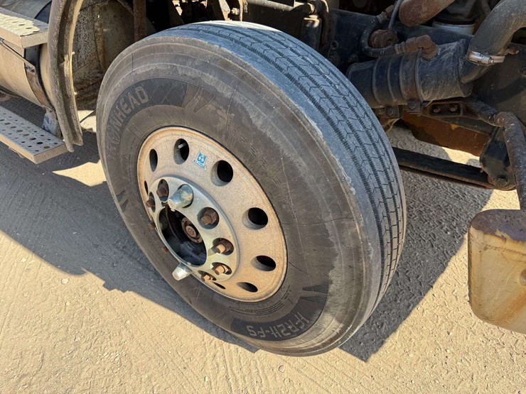 2006-sterling-rollback-truck,-101"x27'-bed,-winch,-automatic-transmission,-388k-miles,-11r22.5-tires-image-37