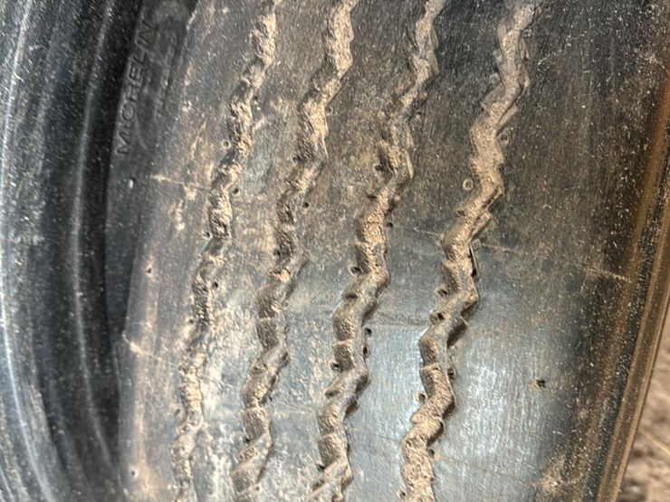 #144-•-contents-of-small-room*-image-5