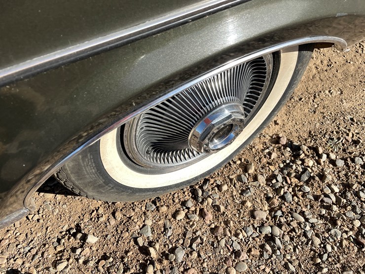 #1202-•-1969-lincoln-mark-3-continental-**must-be-trailered**(has-mn-title)-image-9