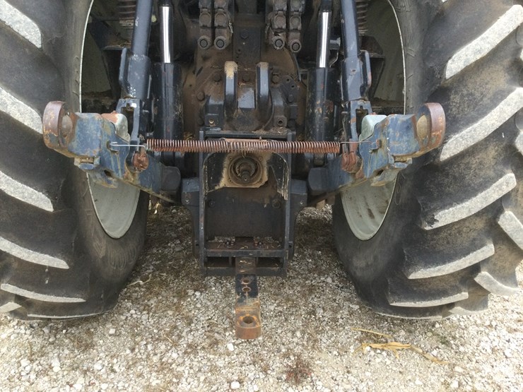 new-holland-190-image-17