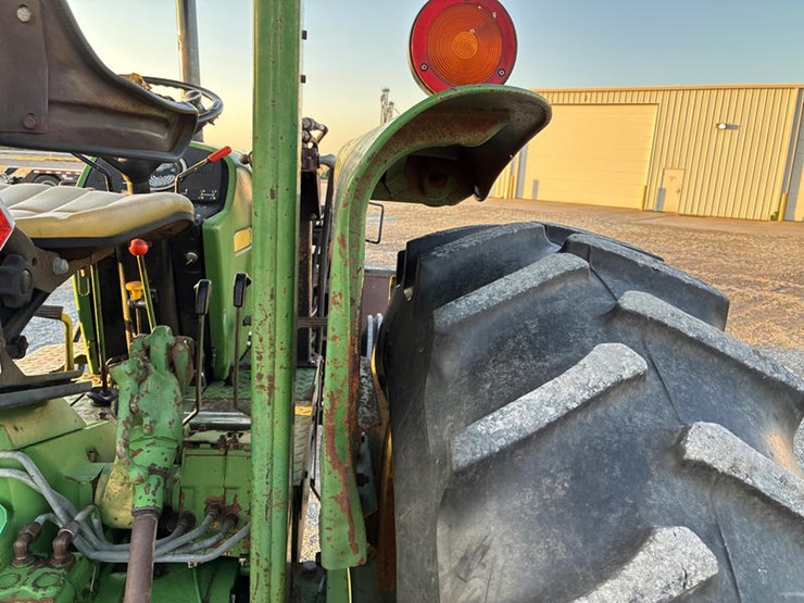 john-deere-2940-image-23