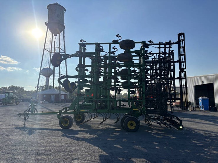 john-deere-2210-image-10