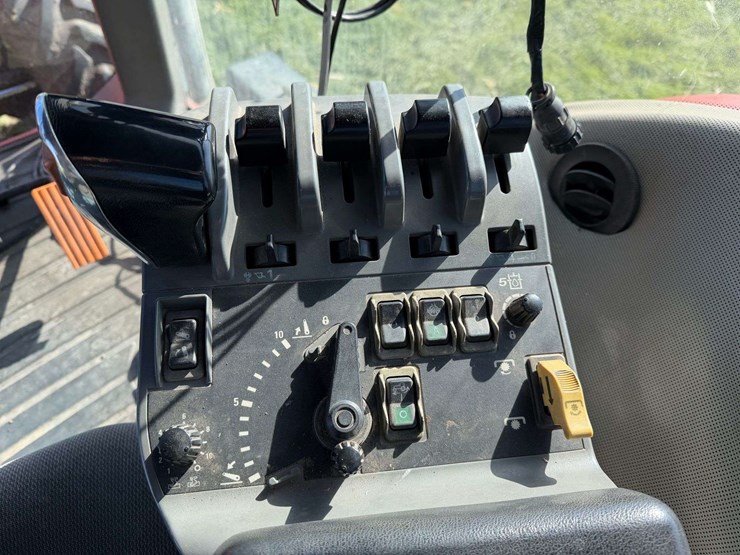 case-ih-mx220-image-46