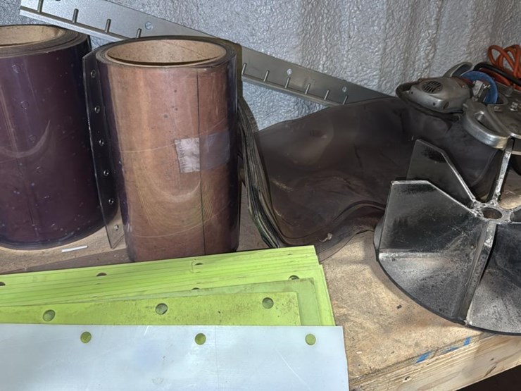 #168-•-contents-of-shelf-one-and-two*-image-12