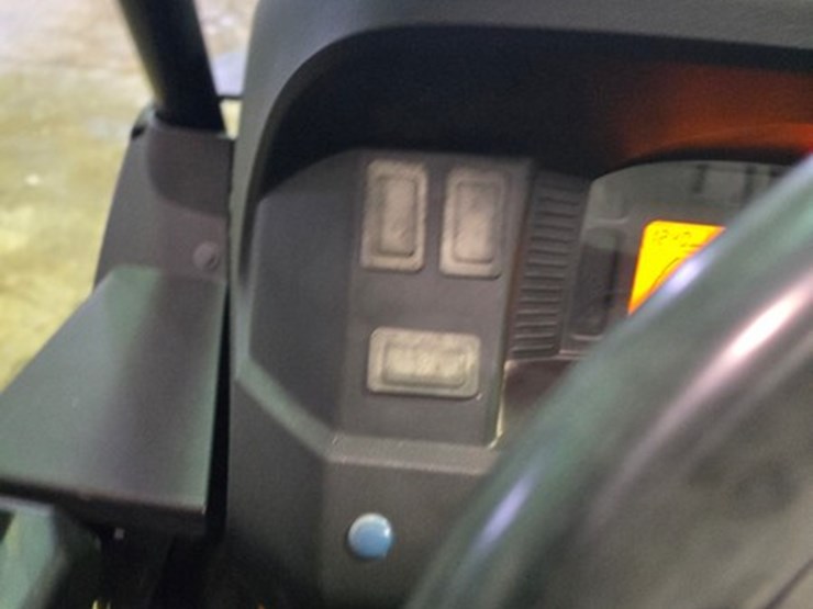 2012-john-deere-gator-image-25