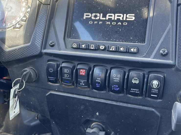 2022-polaris-rzr-1000-image-19