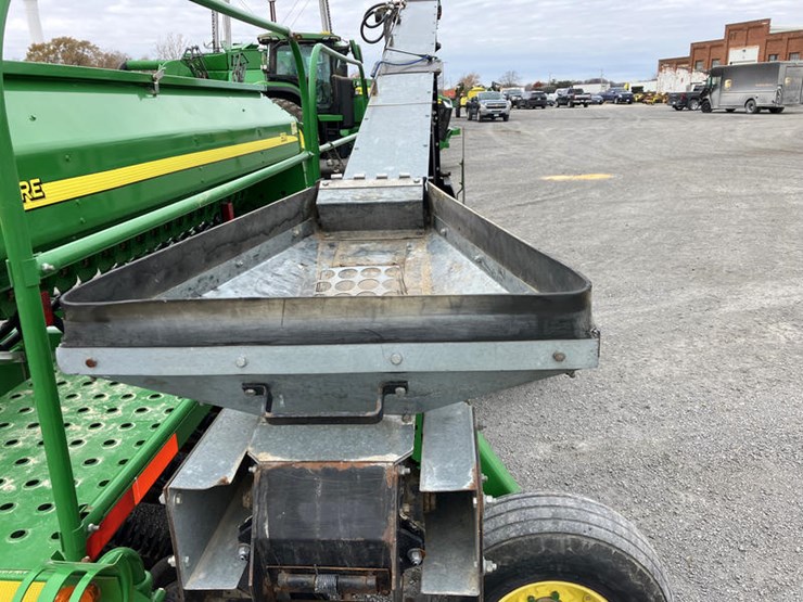 john-deere-1590-image-13