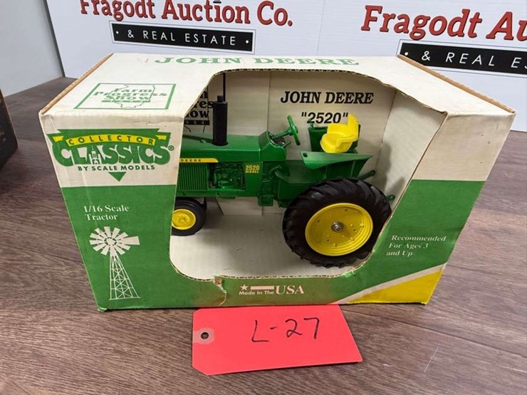 john-deere-2520-image-1