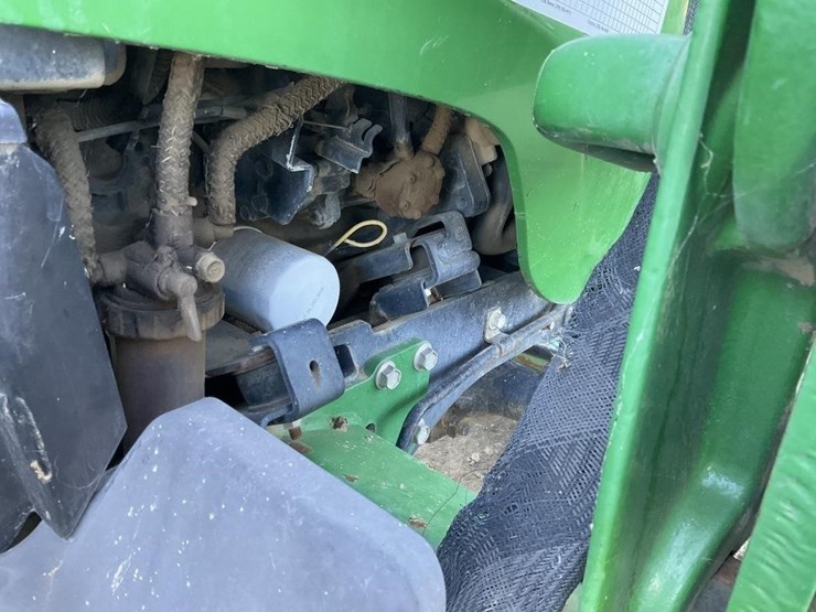 john-deere-2320-image-9