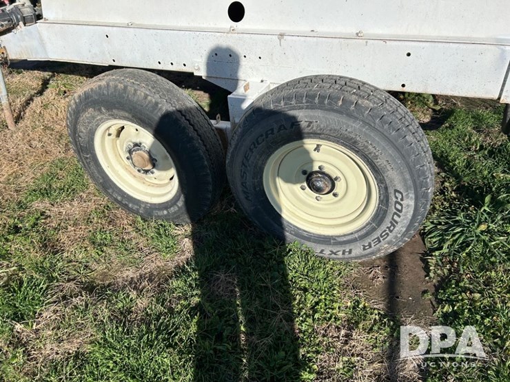 liquid-nurse-trailer-(cp1350,-tank-2001)-image-5