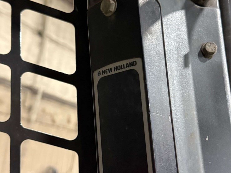 new-holland-l170-image-17