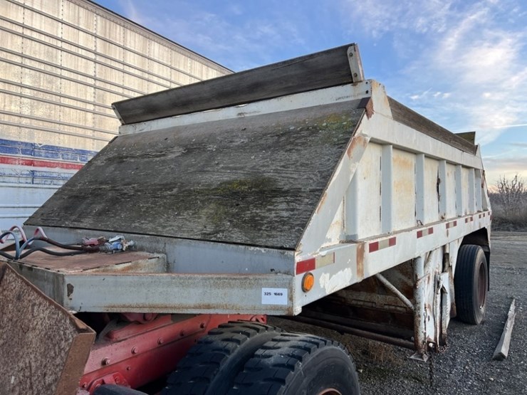 1958-clough-s/a-belly-dump-trailer-image-1