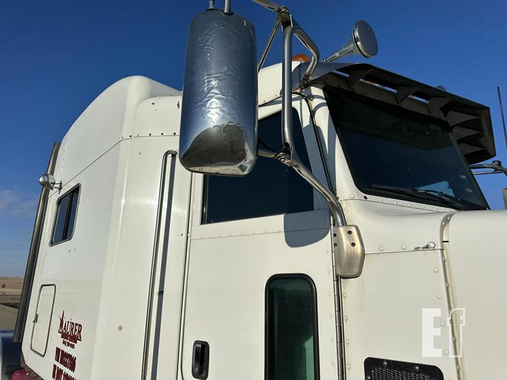 2014-peterbilt-386-image-7