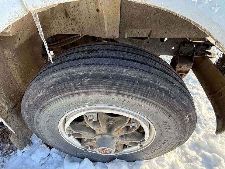 1996-international-8100-image-23