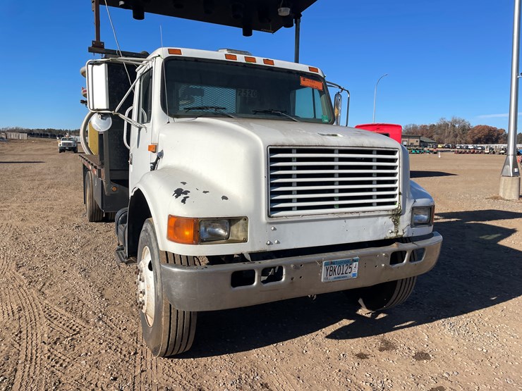 international-4700-image-5