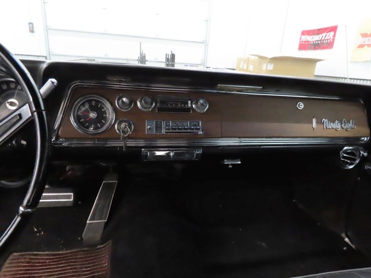 1965-oldsmobile-98-convertible-image-12