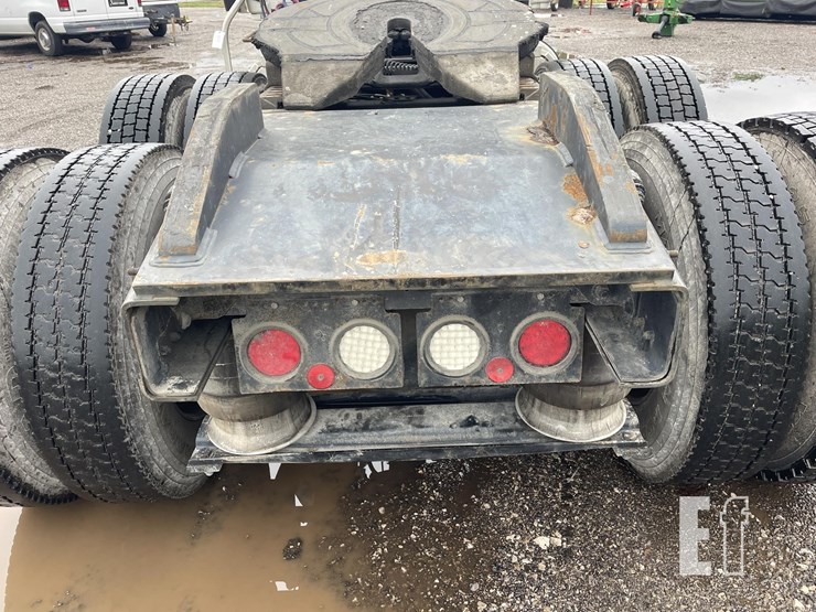 2014-freightliner-cascadia-125-image-5