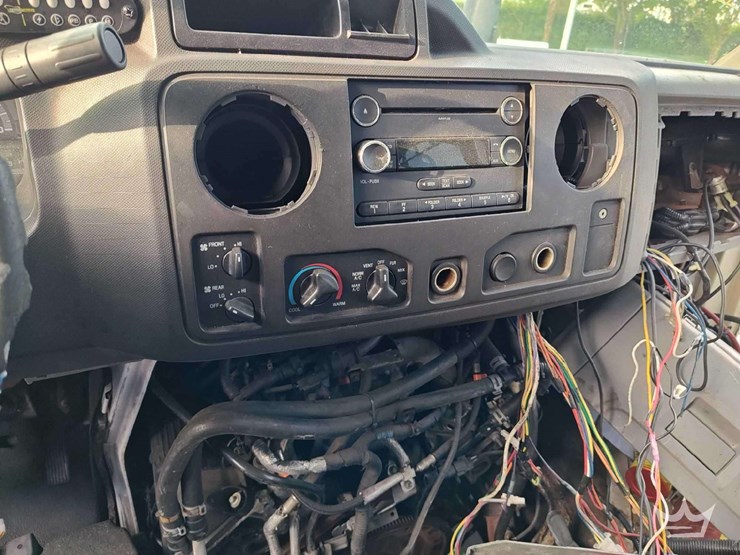 2016-ford-e450-image-19