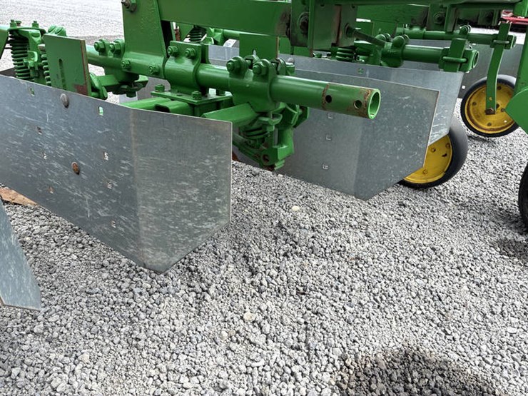 john-deere-845-image-29