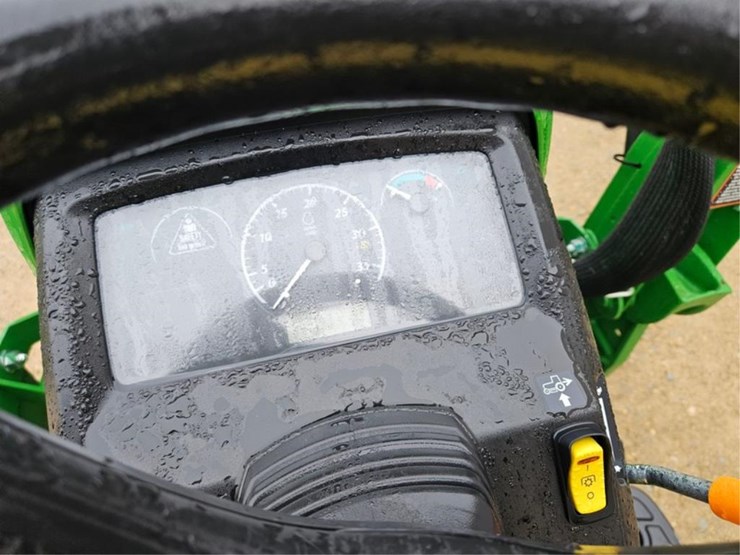 john-deere-1025-image-35